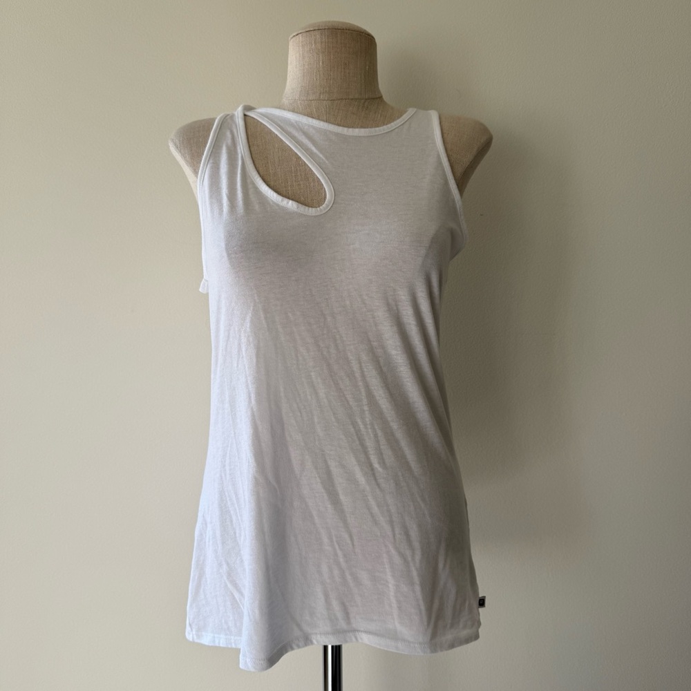 Fabletics Cleopatra Asymmetrical White Cutout Tank Top - Picture 3 of 14